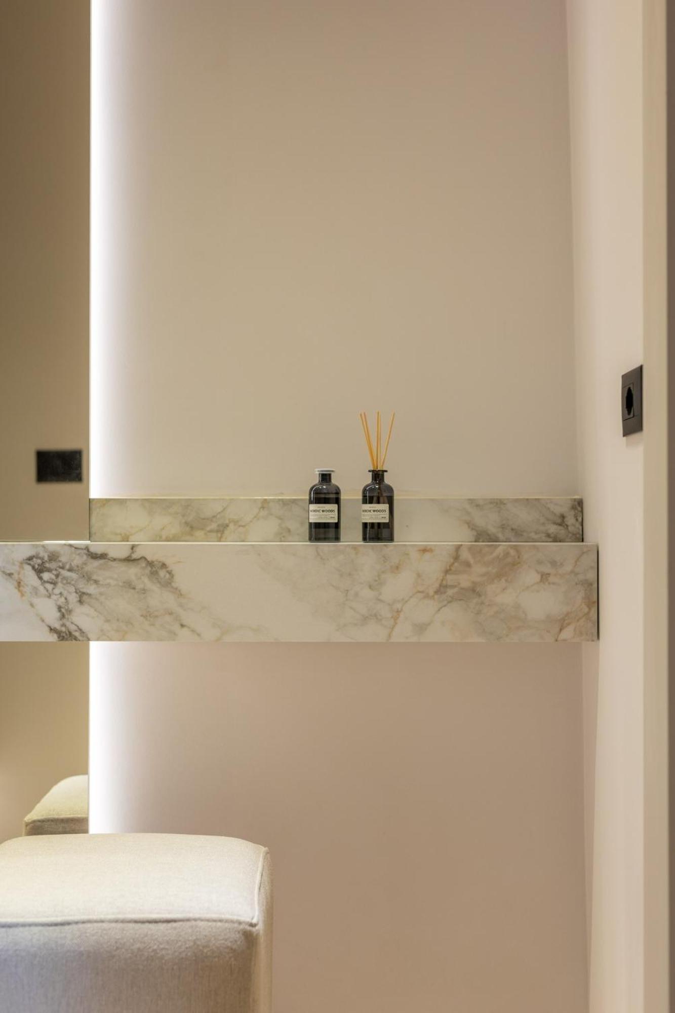 Central Inn, New Bazaar Apartment ติรานา ภายนอก รูปภาพ