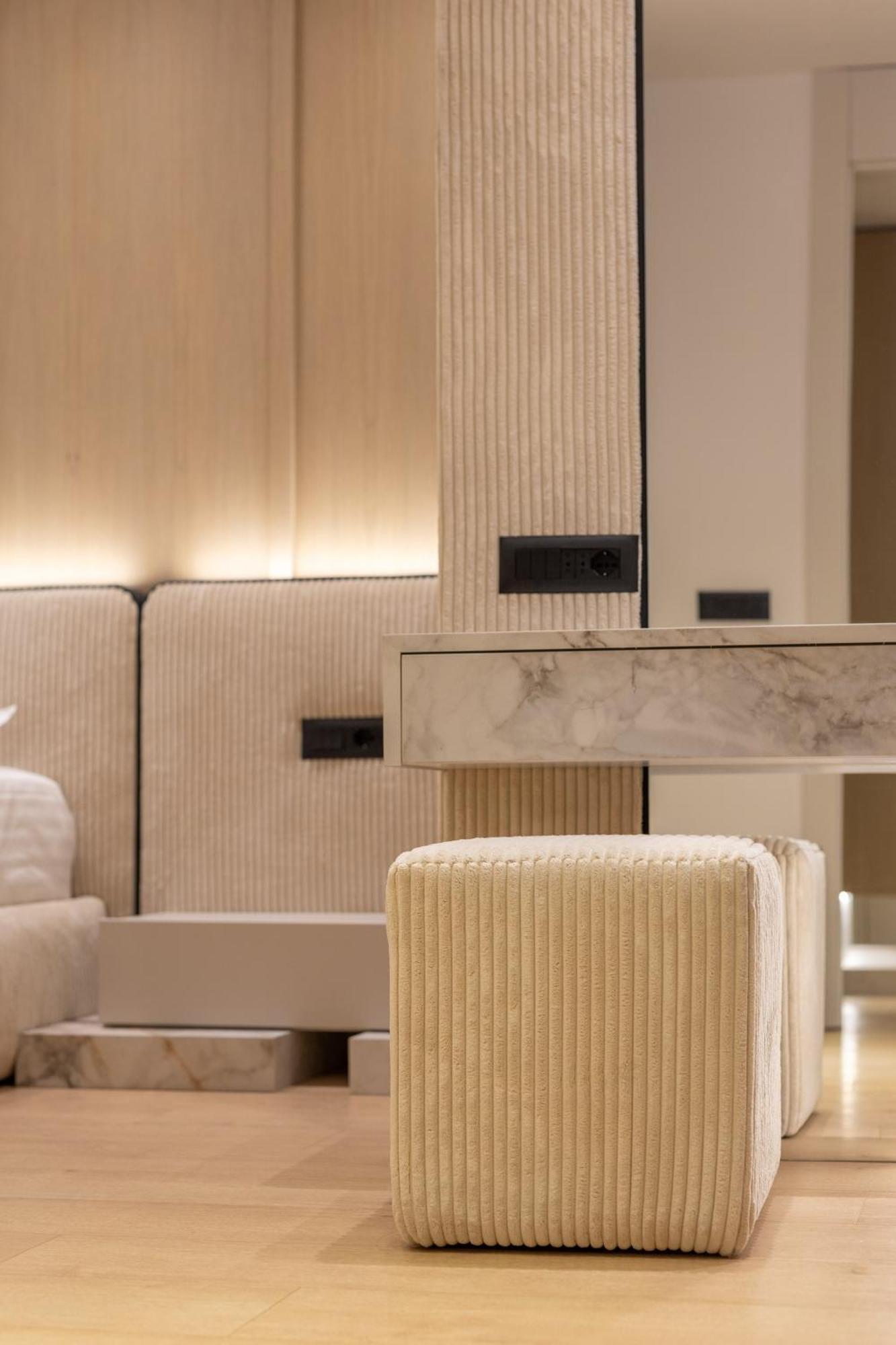 Central Inn, New Bazaar Apartment ติรานา ภายนอก รูปภาพ