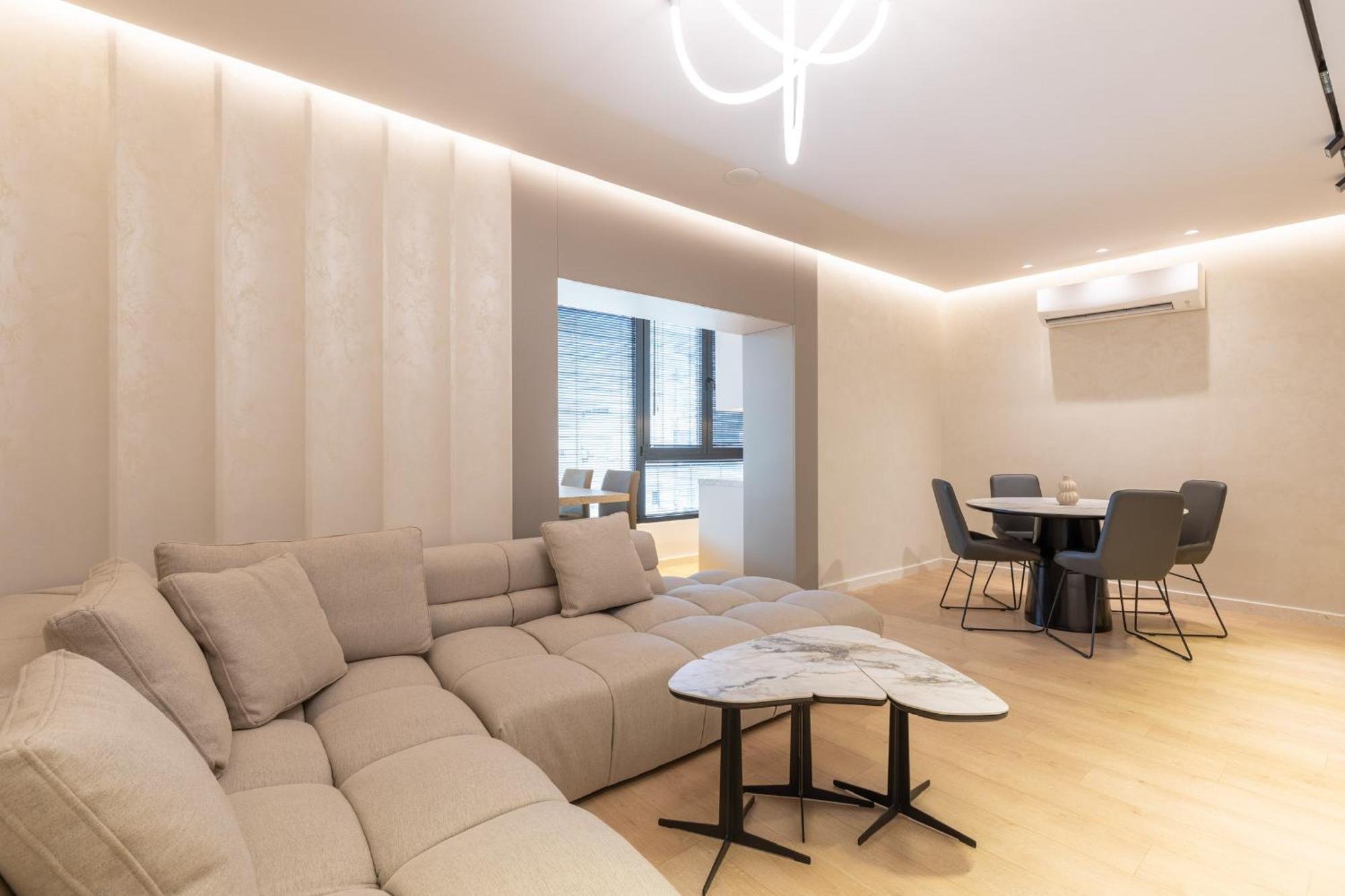 Central Inn, New Bazaar Apartment ติรานา ภายนอก รูปภาพ
